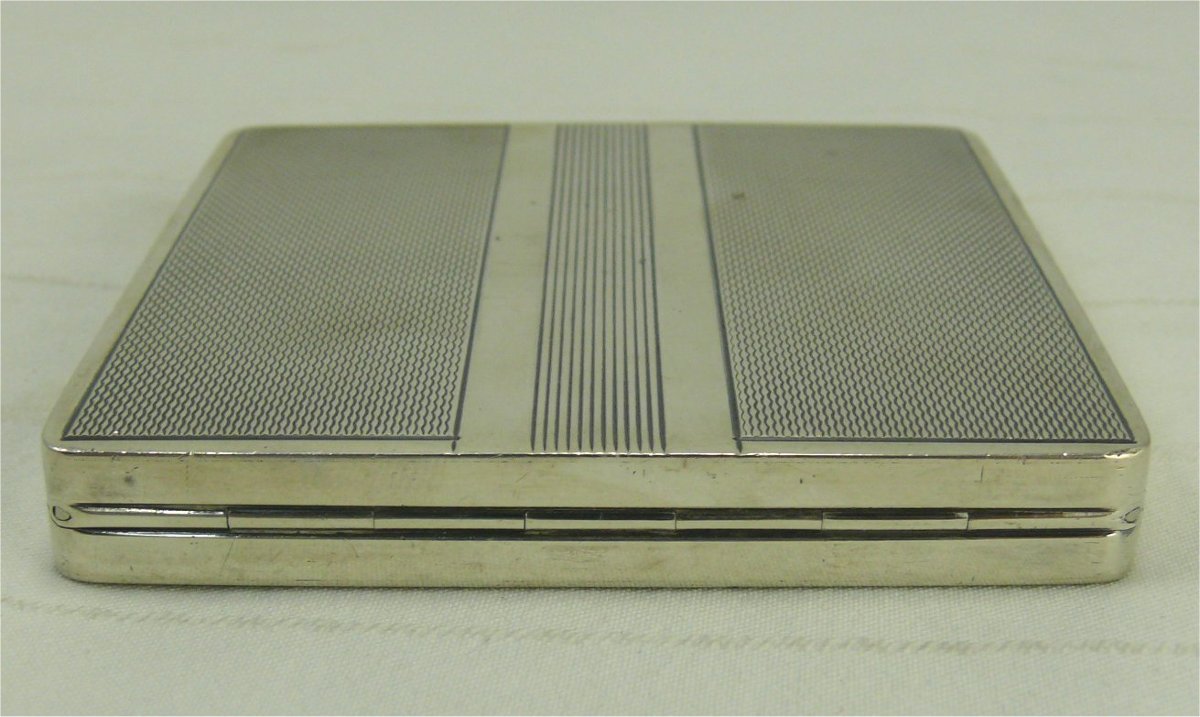 Minerva Solid Silver Powder Box, Hénin & Cie, Guilloché Decoration, Art Deco.-photo-2