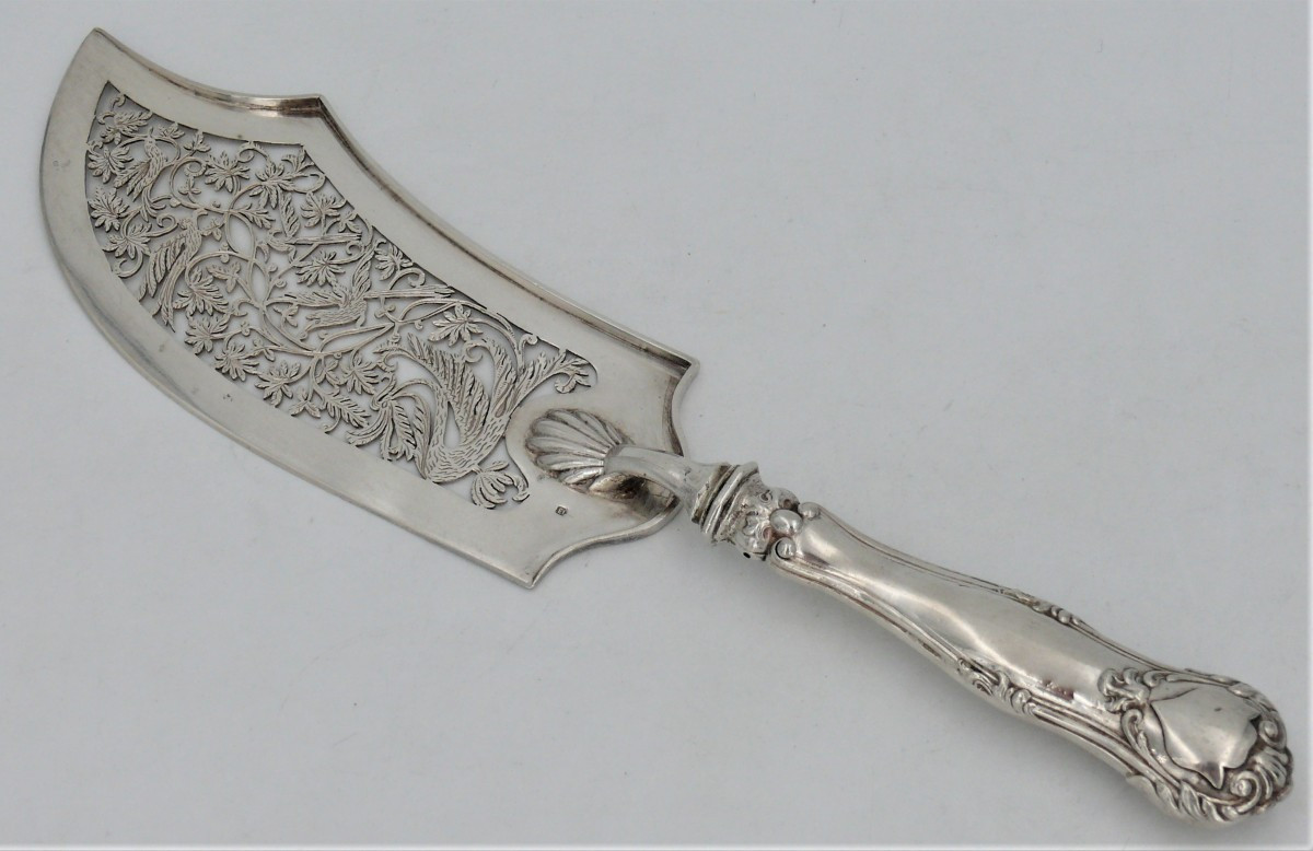 Very Beautiful Fish Serving Shovel, Solid Silver Austria, 19th Century, Openwork.