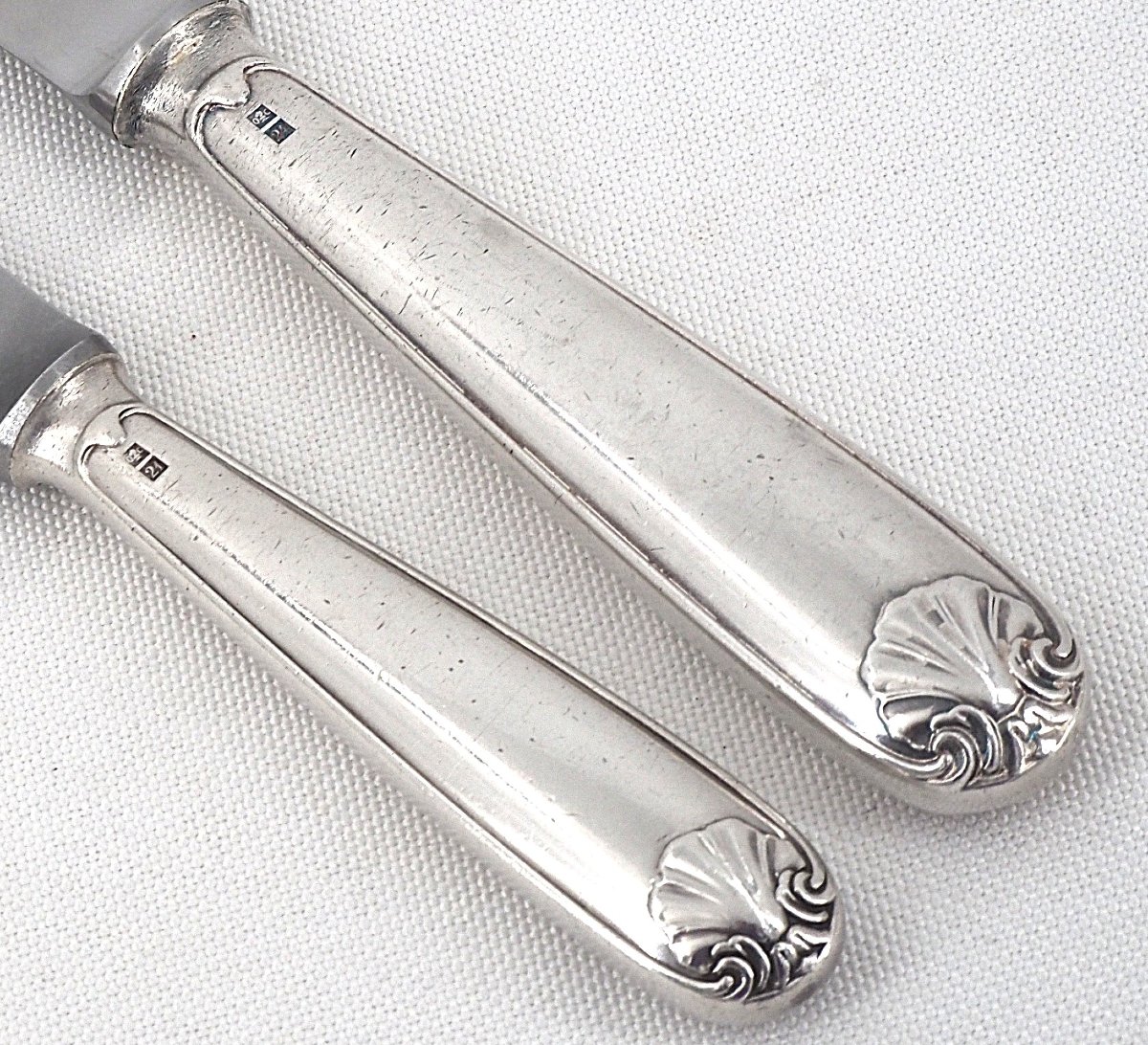 Alfénide, Christofle Louvois Model, Shell, 24 Knives: 12 Table Knives + 12 Dessert Knives.-photo-4