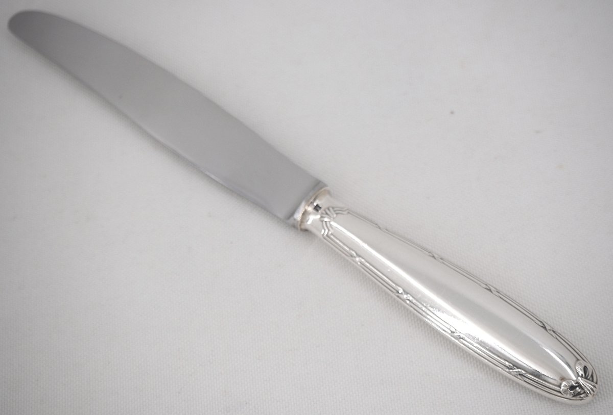 Christofle modèle Rubans, 10 couteaux de table en métal argenté en excellent état.-photo-2