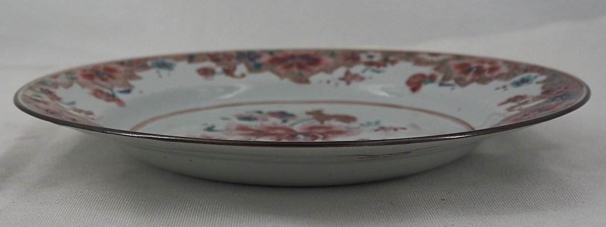 Assiette en porcelaine de Chine, Compagnie des Indes famille rose, XVIIIème.-photo-3