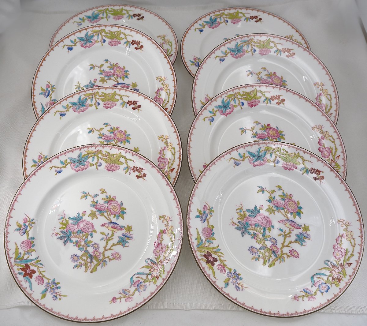 Minton modèle Cuckoo, Coucou, 8 assiettes de table en porcelaine peintes main, 26 cm.-photo-2