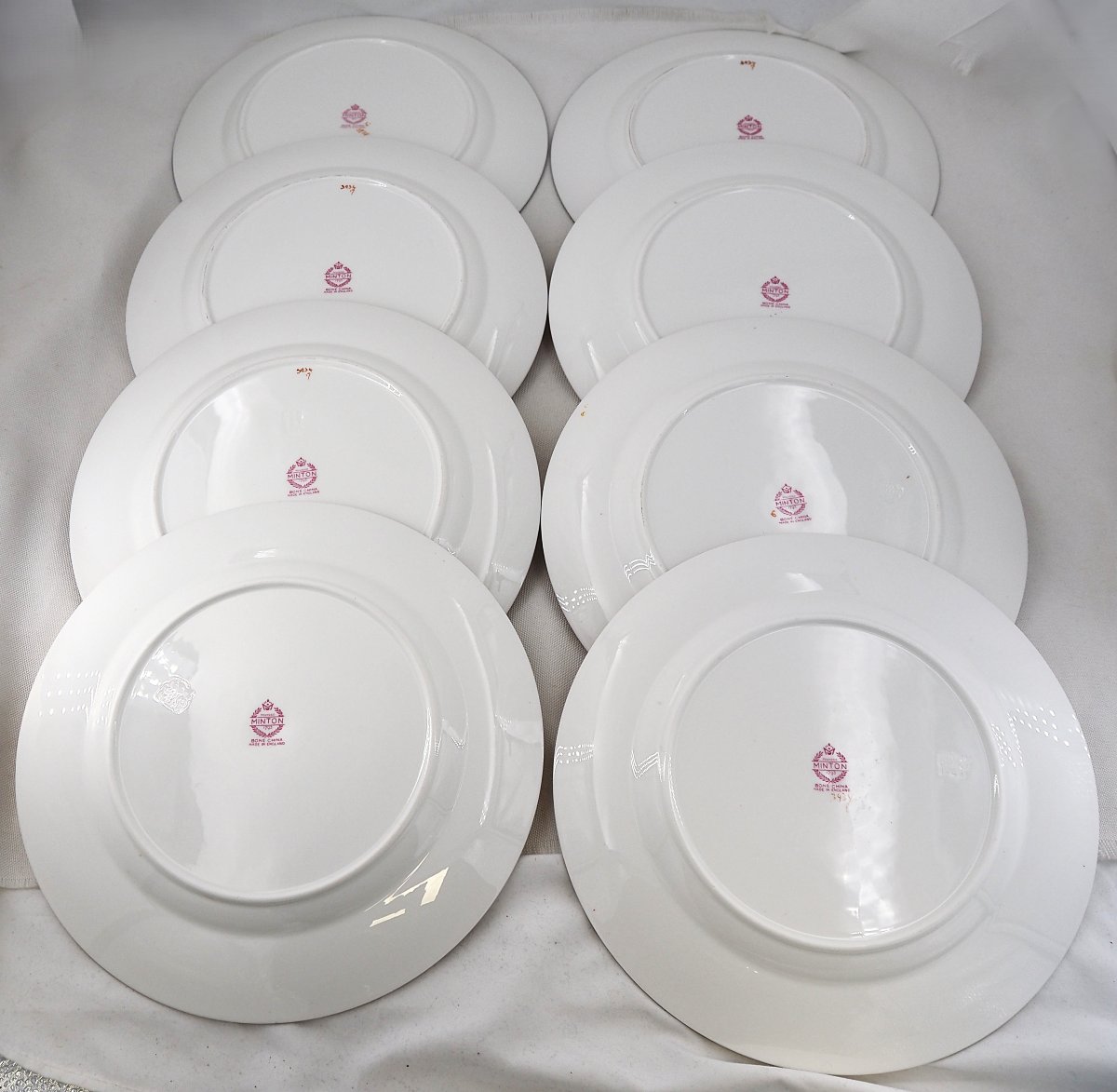 Minton modèle Cuckoo, Coucou, 8 assiettes de table en porcelaine peintes main, 26 cm.-photo-3