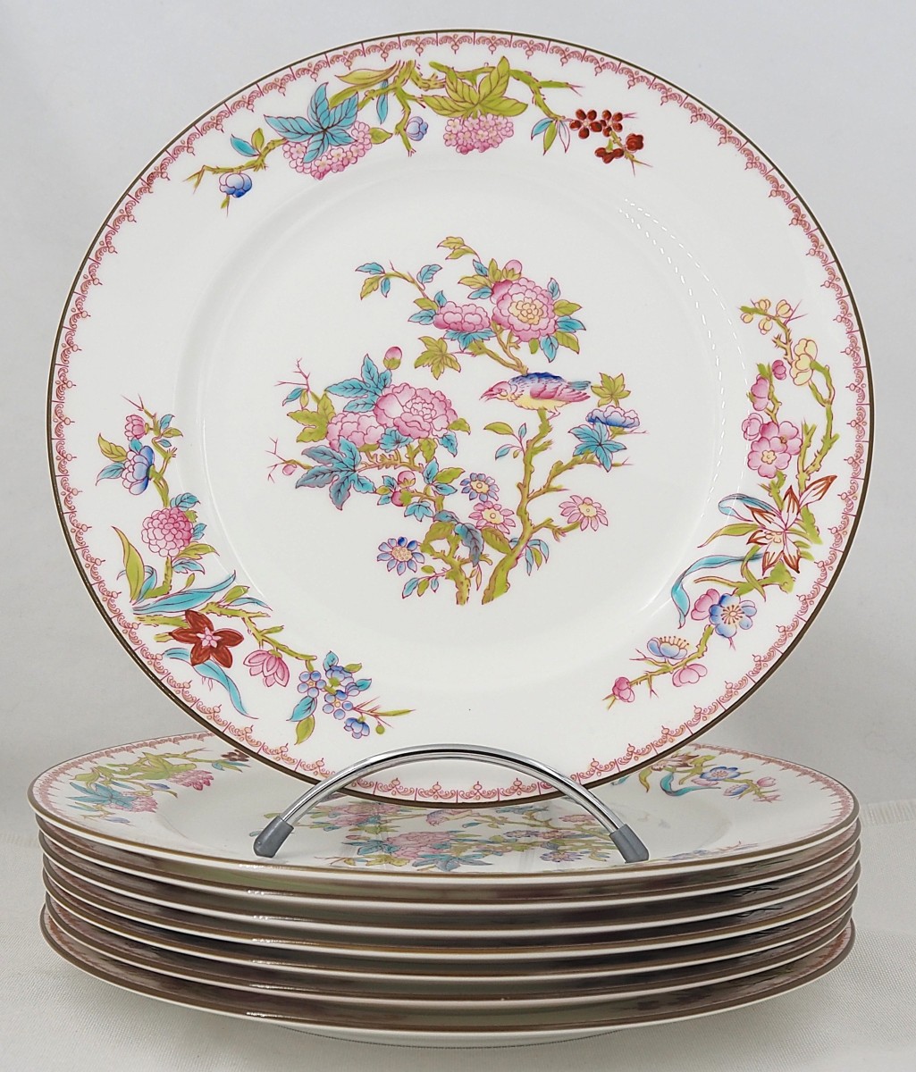 Minton modèle Cuckoo, Coucou, 8 assiettes de table en porcelaine peintes main, 26 cm.