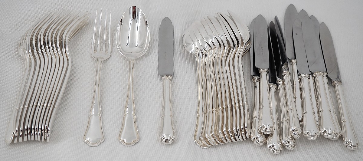 Ercuis modèle Victoria, Contours, ménagère set à dessert, 36 pièces, couteaux, métal argenté.
