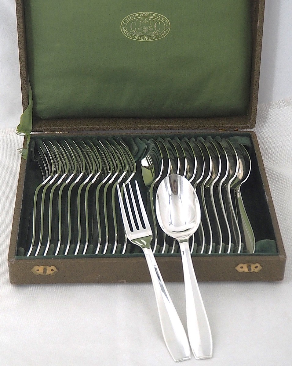 Christofle modèle Atlas, Art Déco, 12 couverts à entremets, dessert, 24 pièces, métal argenté.
