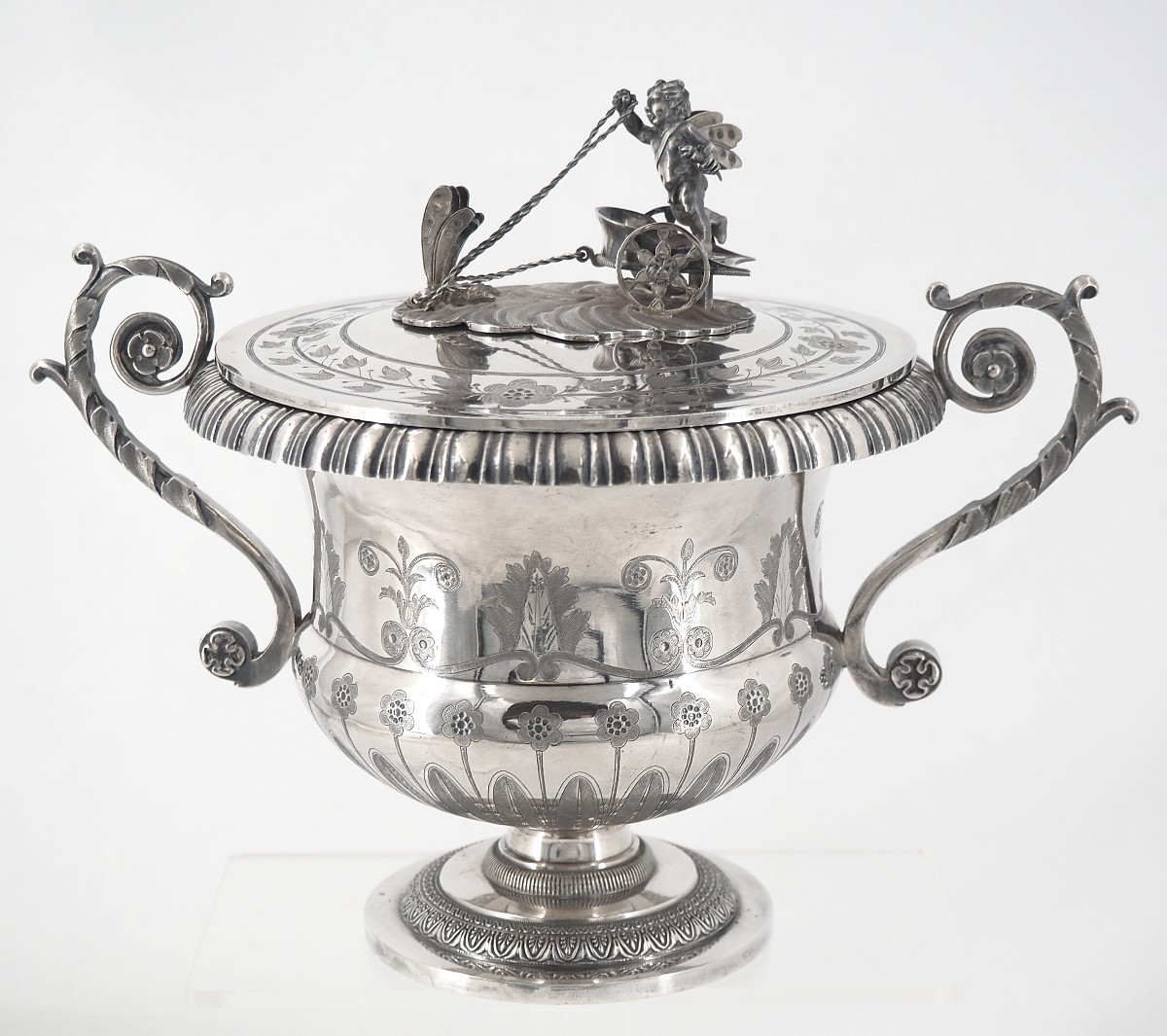 Sucrier couvert argent massif époque Empire, 1er coq, 659 g, excellent état.