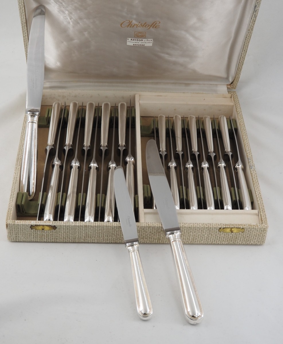 Christofle Albi Model, 24 Knives, 12 Table + 12 Dessert, Silver-plated Metal.