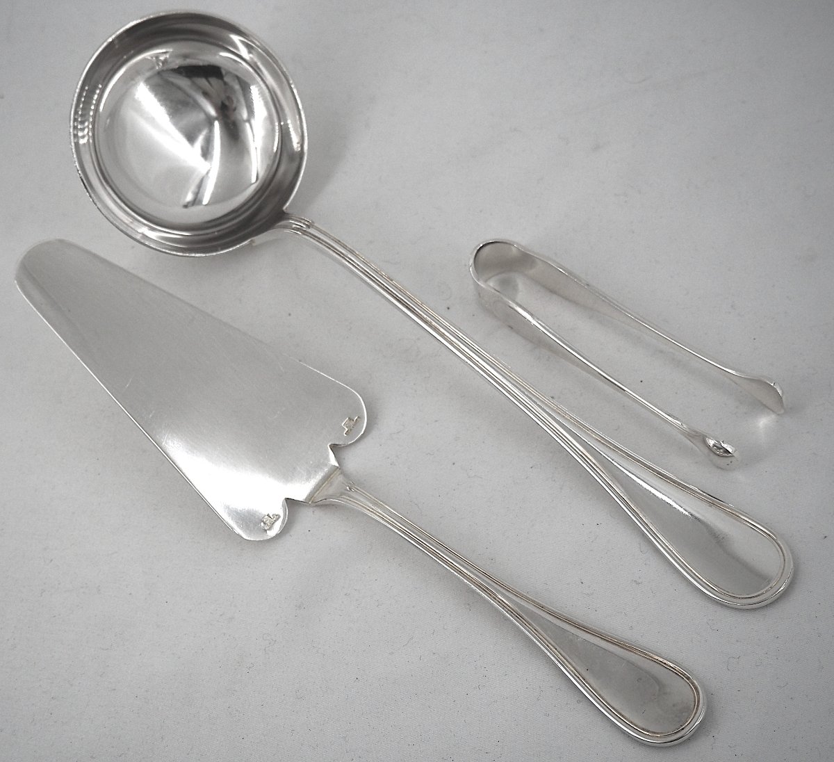 Christofle modèle Albi, lot de 7 pièces de service, à ragout, salade, pelle gateau, pince sucre-photo-4