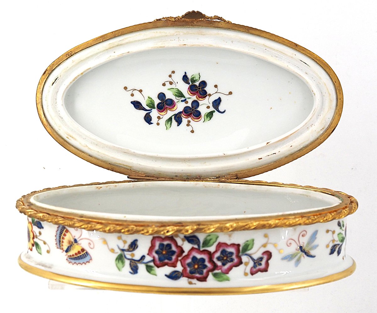 Le Tallec In Paris, Porcelain Bonbonnière, Signed, In Excellent Condition.-photo-1