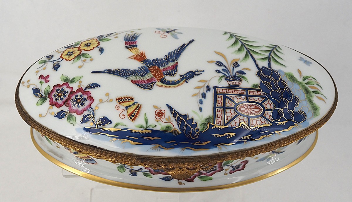 Le Tallec In Paris, Porcelain Bonbonnière, Signed, In Excellent Condition.