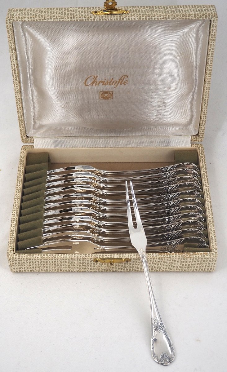 Christofle modèle Marly, 12 fourchettes à escargots, crustacés, métal argenté, excellent état.