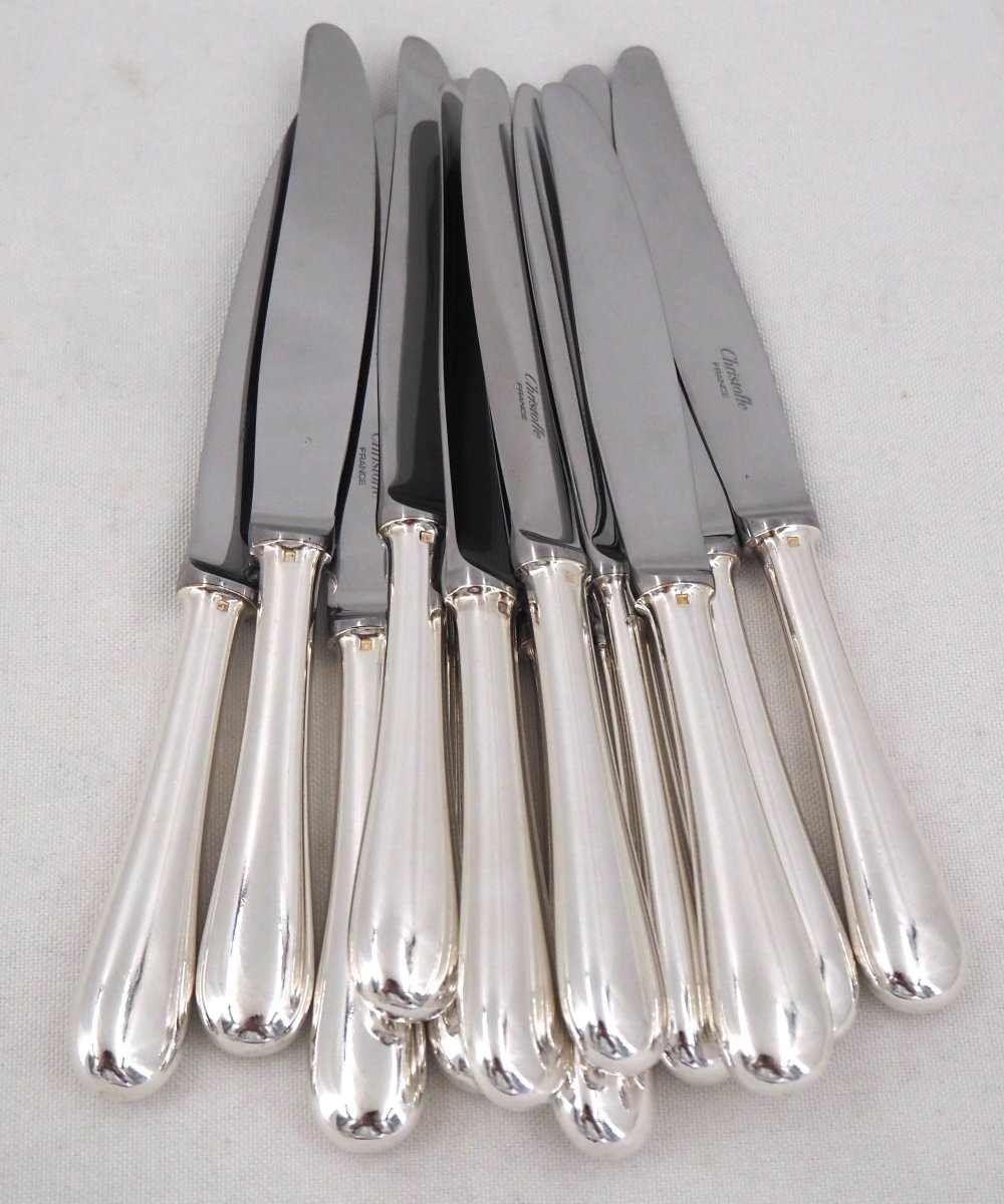 Christofle modèle Baguette, 12 couteaux de table en métal argenté, en parfait état.-photo-1