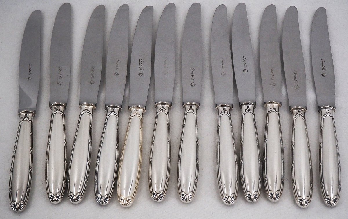 Christofle modèle Rubans, 12 couteaux de table en métal argenté, excellent état.-photo-2