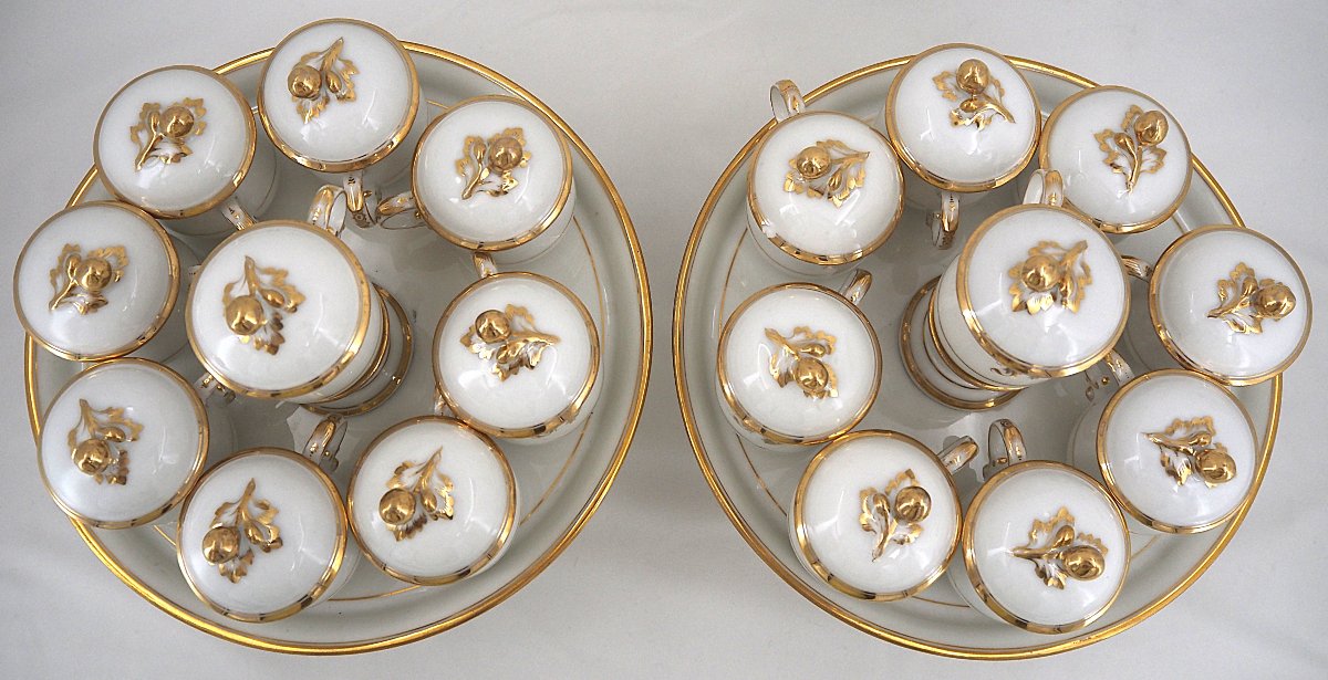 18 Parisian Porcelain Cream Jars, 19th Century, On 2 Original Display Stands, In Excellent Condition.-photo-3