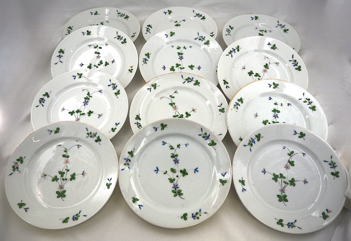 Porcelaine de Paris, XIXe, décor au bardeau, 12 assiettes à dessert + coupe.-photo-1