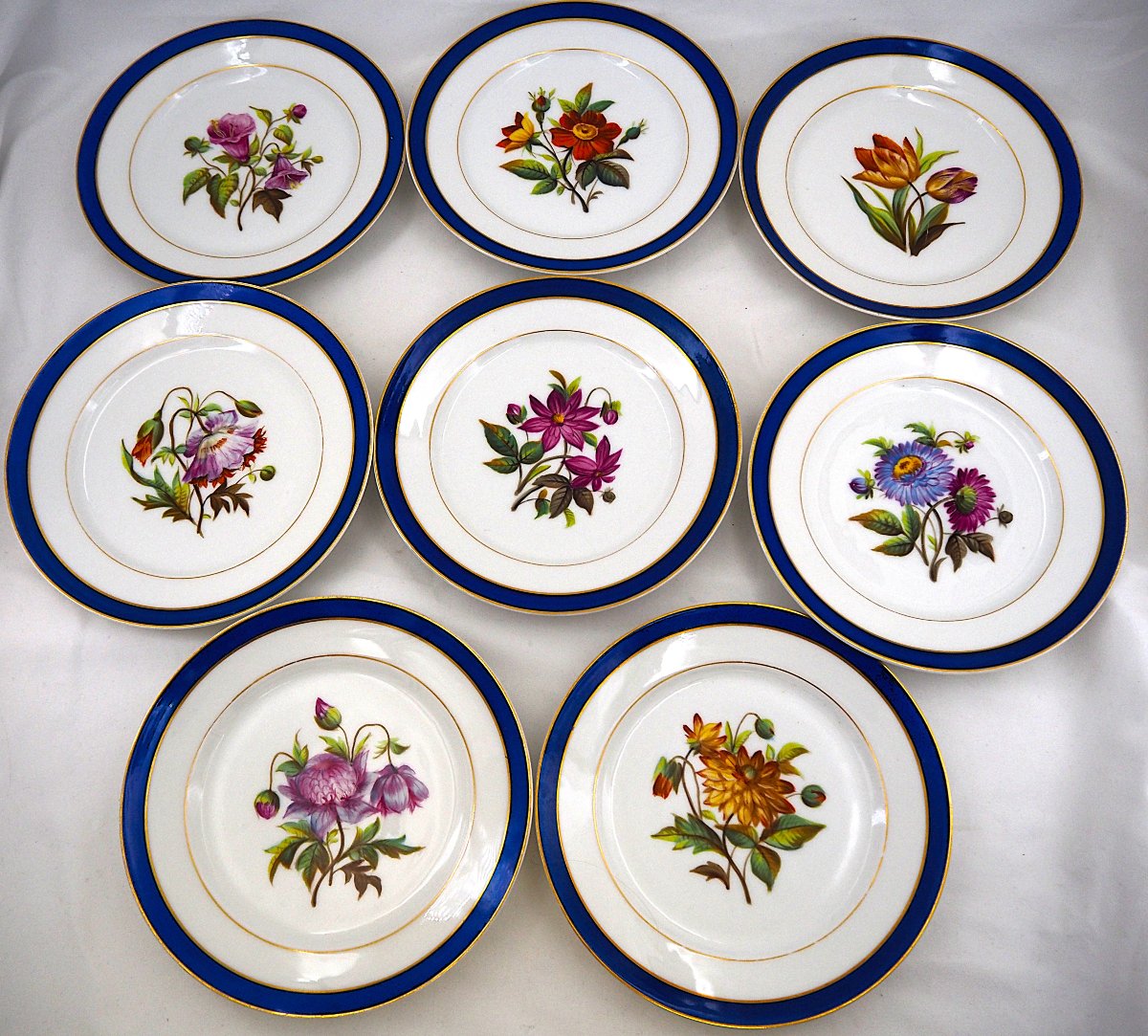 19th-century Paris Porcelain: 24 Plates + 4 Decorated Plates + 1 Flower Vase, Each With A Different Design-photo-2