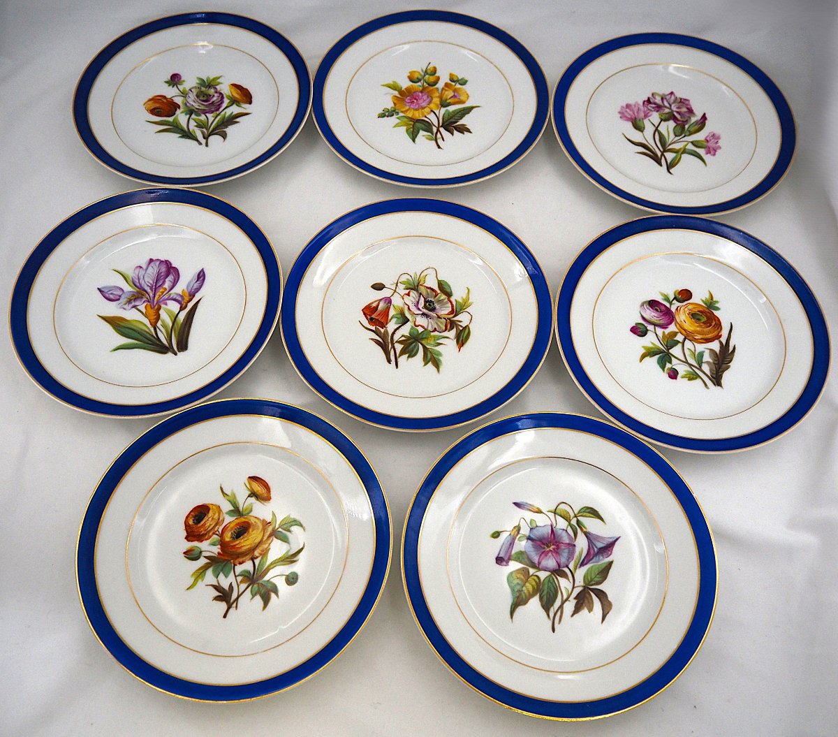 19th-century Paris Porcelain: 24 Plates + 4 Decorated Plates + 1 Flower Vase, Each With A Different Design-photo-2