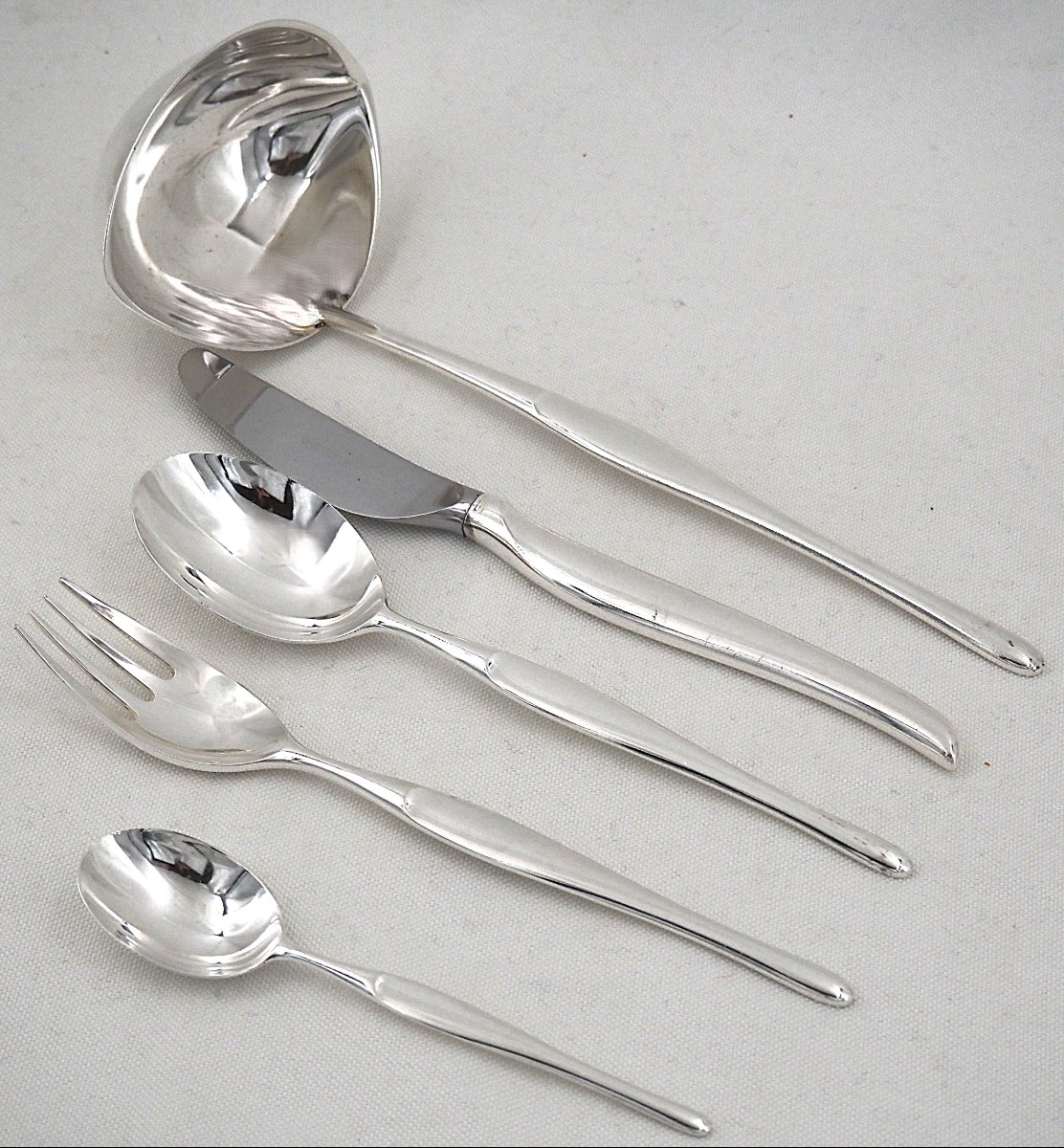 Christofle modèle Duo, ménagère set 49 pièces, couteaux, Design Tapio Wirkkala, métal argenté.-photo-3