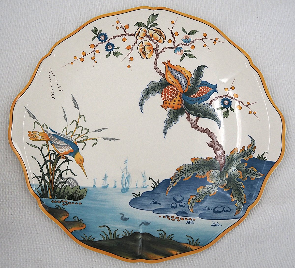 Gien "magellan" Collection, Dessert Set With 12 19-cm Plates, A Serving Dish, And A Cream Pitcher.-photo-2