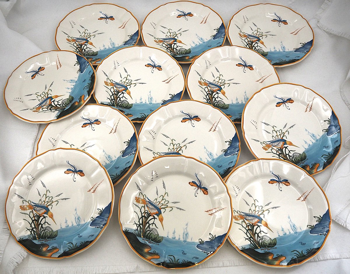 Gien "magellan" Collection, Dessert Set With 12 19-cm Plates, A Serving Dish, And A Cream Pitcher.-photo-3