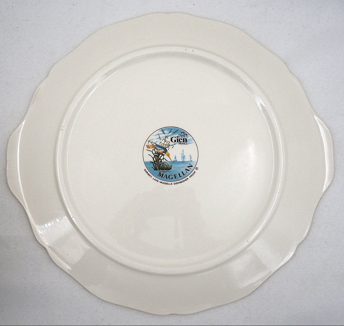 Gien "magellan" Collection, Dessert Set With 12 19-cm Plates, A Serving Dish, And A Cream Pitcher.-photo-5