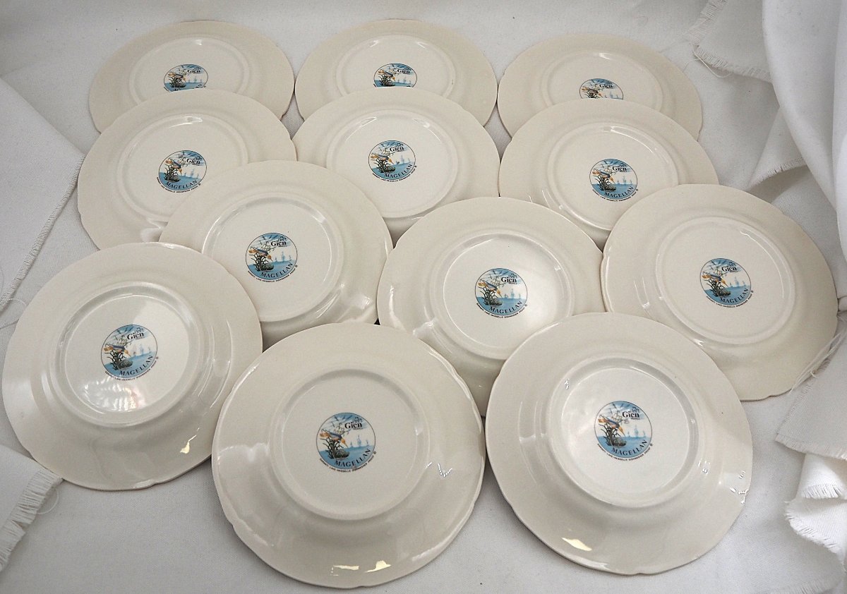 Gien "magellan" Collection, Dessert Set With 12 19-cm Plates, A Serving Dish, And A Cream Pitcher.-photo-7
