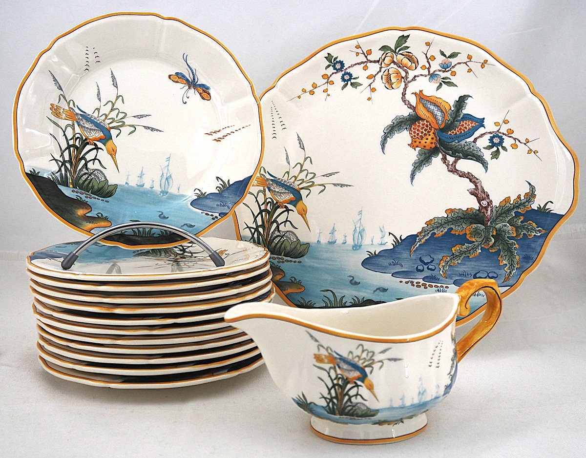 Gien "magellan" Collection, Dessert Set With 12 19-cm Plates, A Serving Dish, And A Cream Pitcher.