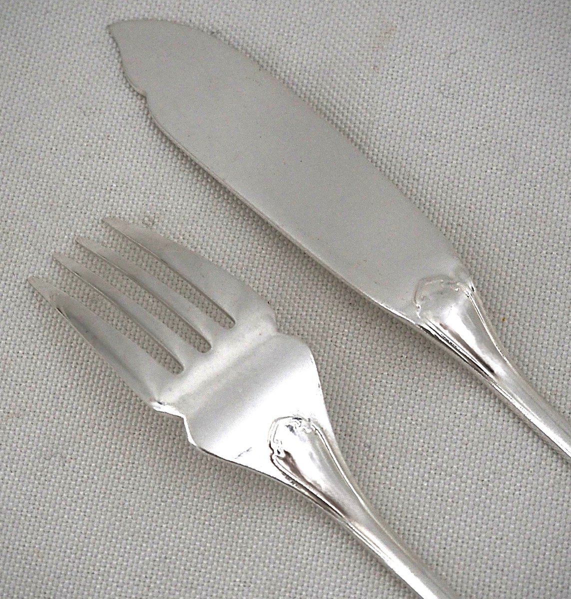 Christofle Japonais, 12 Fish Place Settings + 1 Serving Set, 26 Silver-plated Pieces.-photo-1