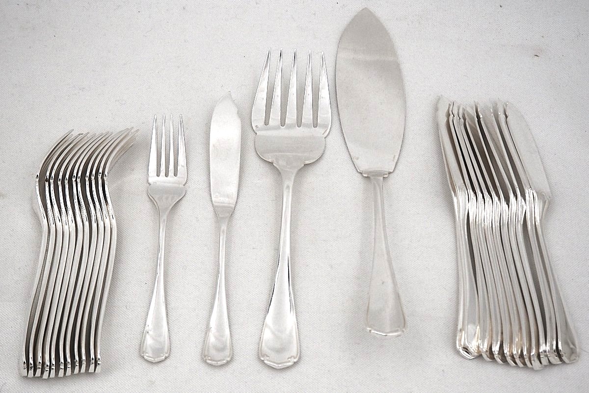 Christofle Japonais, 12 Fish Place Settings + 1 Serving Set, 26 Silver-plated Pieces.