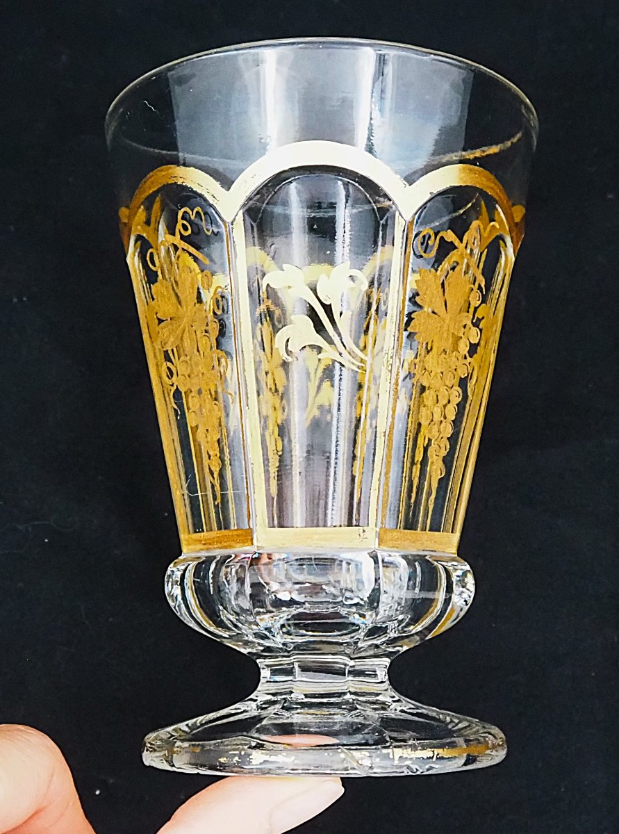 Baccarat, verre, vase à violettes, cristal doré, moulé, Charles X, Louis Philippe, signé.
