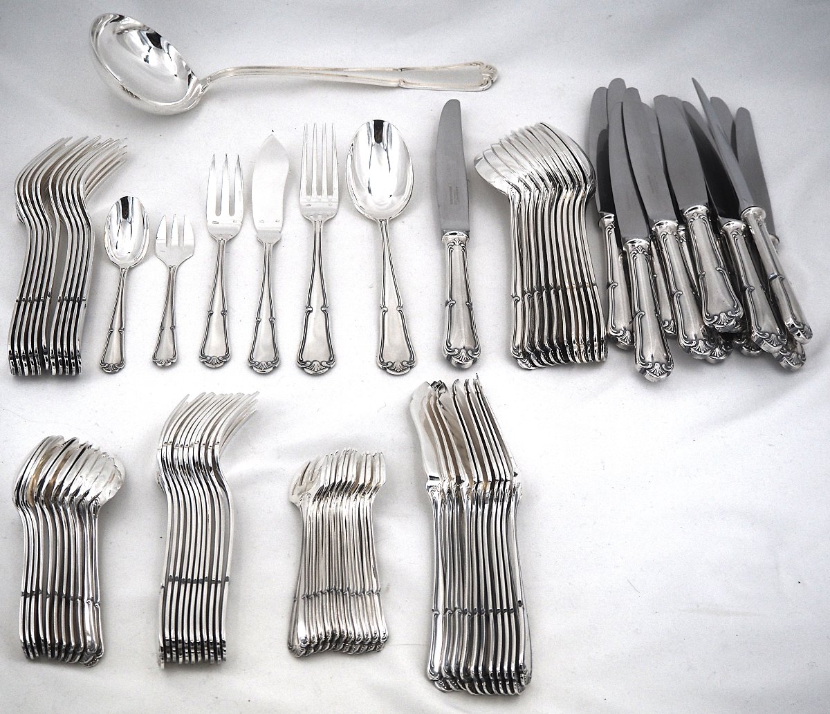 François Frionnet, 85-piece Kitchen Set, Knives, Silver-plated Metal, Excellent Condition.