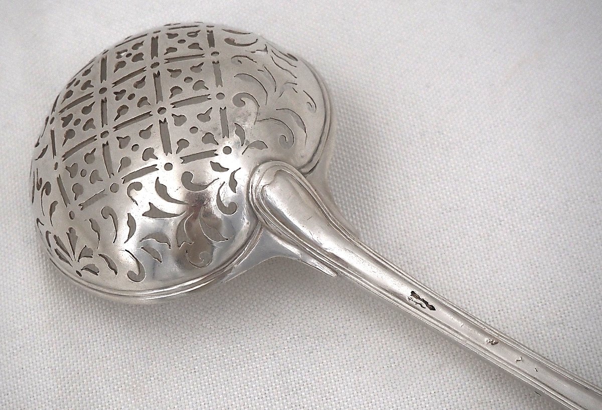 18th-century Solid Silver Sprinkling Spoon, 23 Cm, Coquille Pattern, 106 G.-photo-3