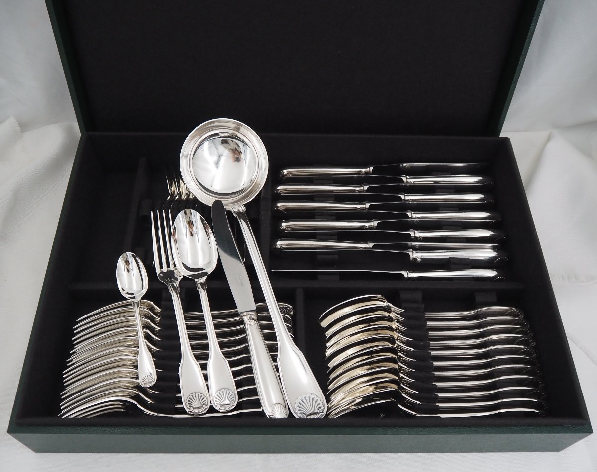 Christofle Vendôme Model, Coquille, 49-piece Cutlery Set, Silver-plated Knives.