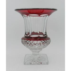 Saint Louis, Vase Médicis Modèle Versailles, Verre Doublé Rouge, 25 Cm, Signé, Intact.