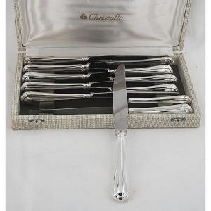 Christofle modèle Spatours, 12 couteaux de table en métal argenté, en excellent état.