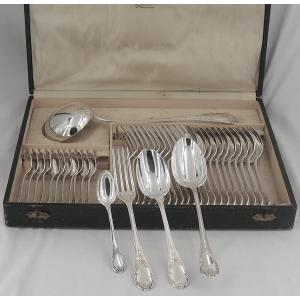 Christofle modèle Marly, ménagère set de 38 pièces en métal argenté, monogrammée "LR".