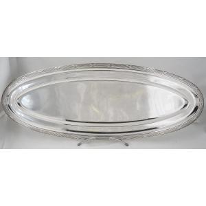 Christofle modèle Rubans grand plat à poisson 70 x 27 cm, métal argenté, très bon état.