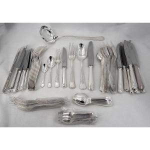 Christofle modèle América, ménagère set de 57 pièces pour 8 personnes, proche du neuf.
