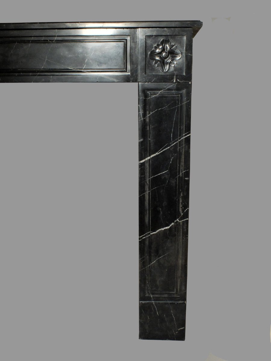 Cheminée d'époque Louis XVI en marbre noir-photo-2
