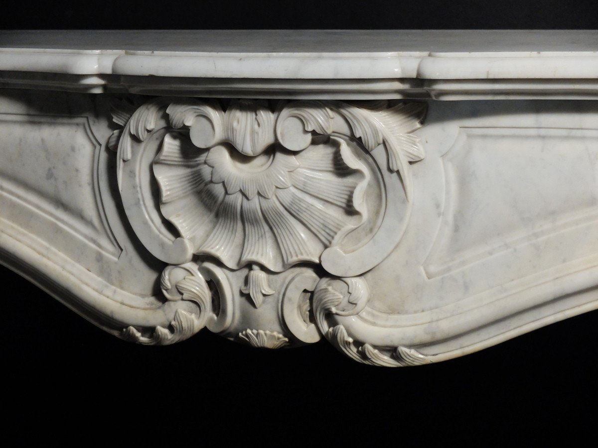 Rocaille Fireplace In Carrara Marble-photo-3
