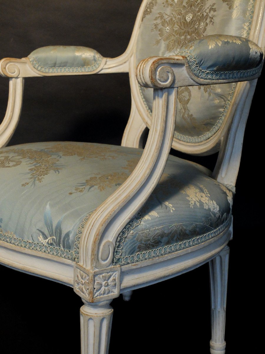 Paire de fauteuils Louis XVI estampillés PLUVINET-photo-4