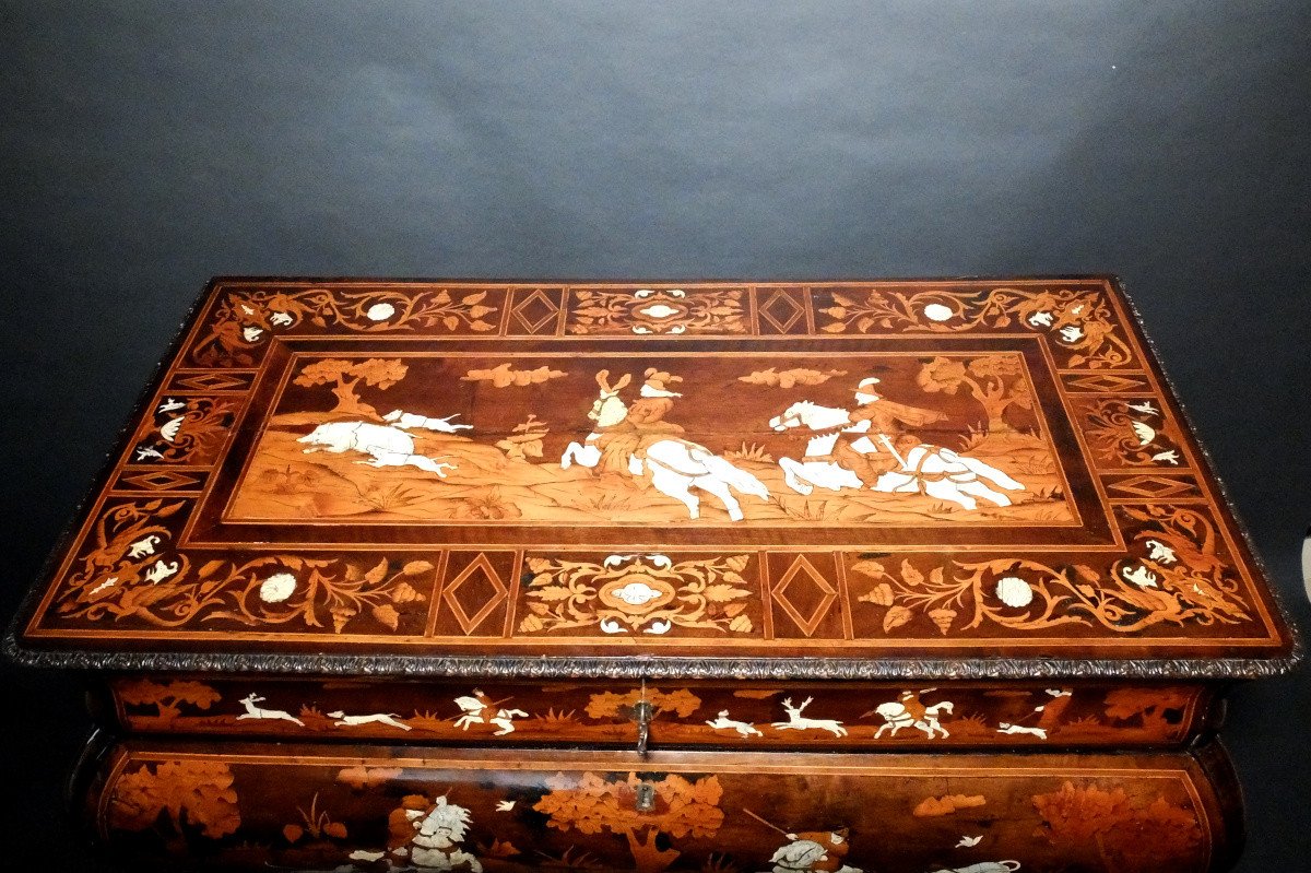 Italian Chest Of Drawers With Hunting Scenes - Lombardy, 18th Century-photo-2