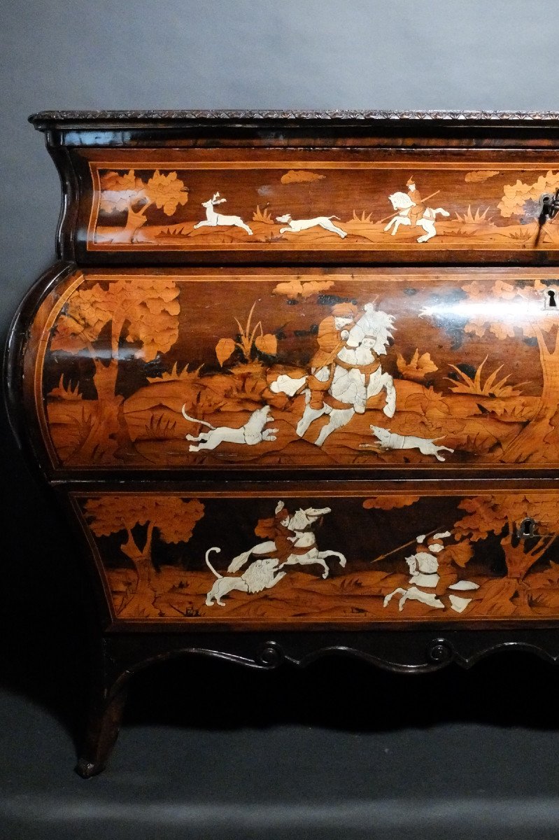 Italian Chest Of Drawers With Hunting Scenes - Lombardy, 18th Century-photo-1