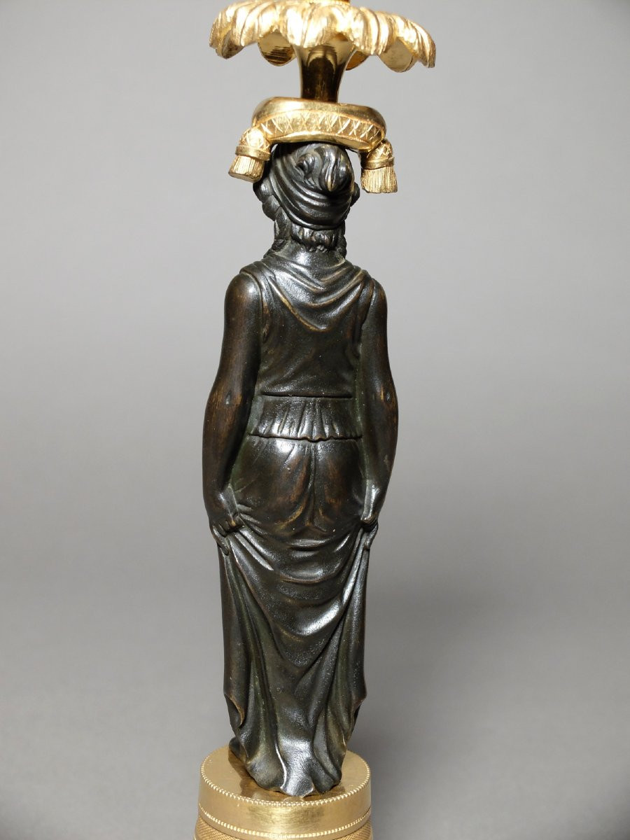 Paire de bougeoirs aux cariatides-photo-4