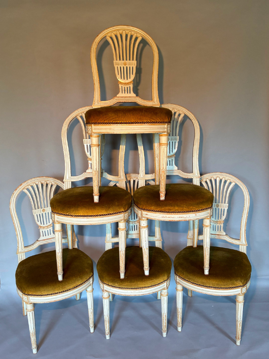 Suite de 6 chaises Louis XVI "à la gerbe"