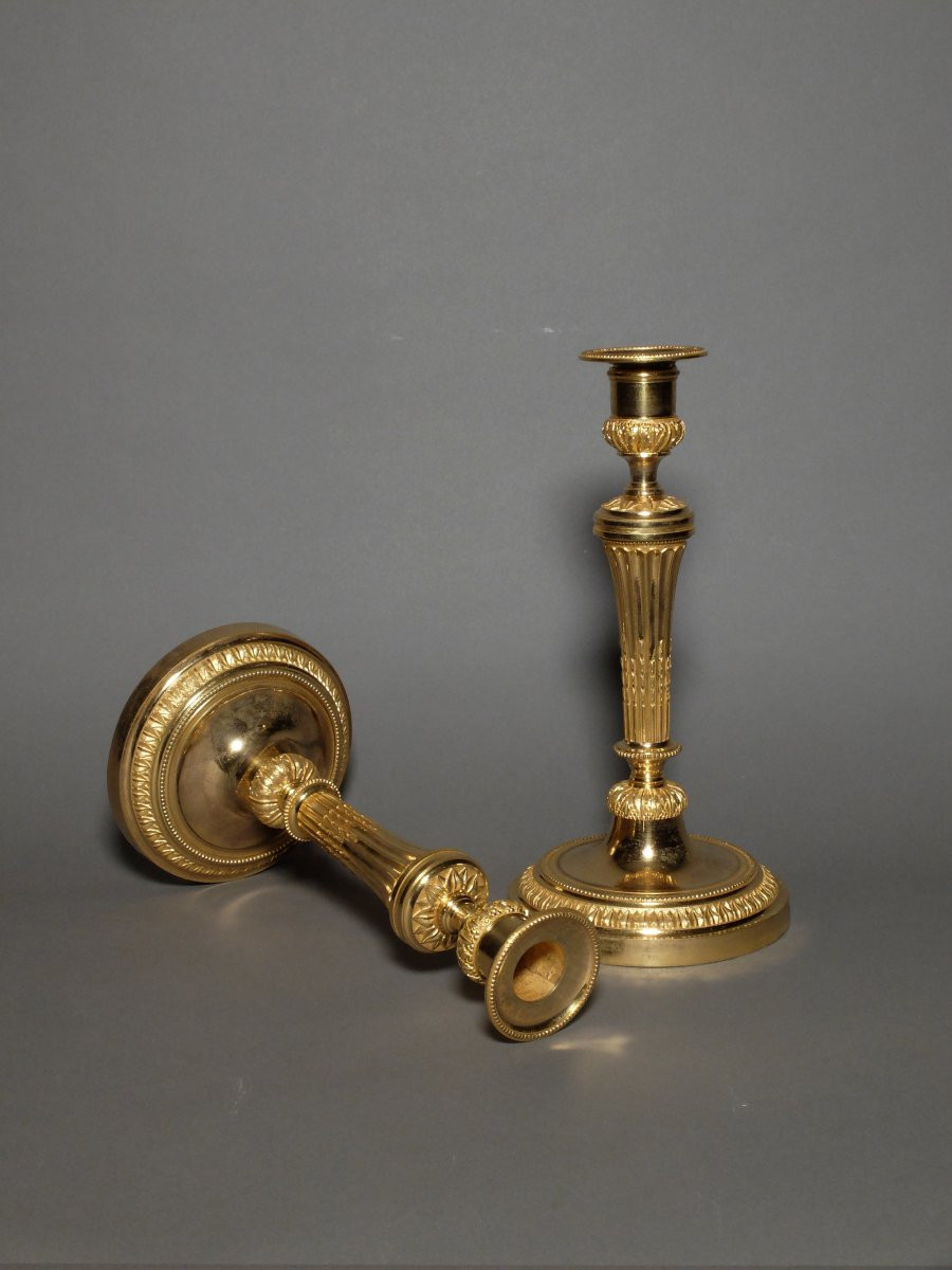 Paire de bougeoirs dorés d'époque Louis XVI-photo-2