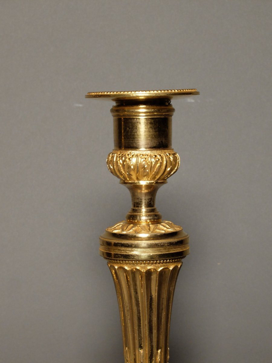 Paire de bougeoirs dorés d'époque Louis XVI-photo-3