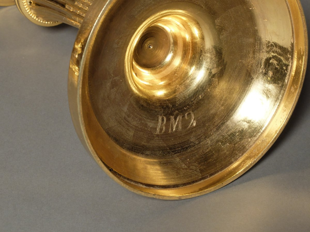Paire de bougeoirs dorés d'époque Louis XVI-photo-2