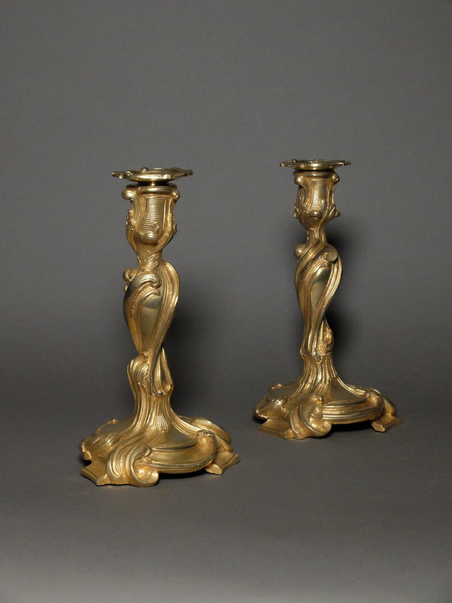 Paire de bougeoirs rocailles d'après Meissonnier